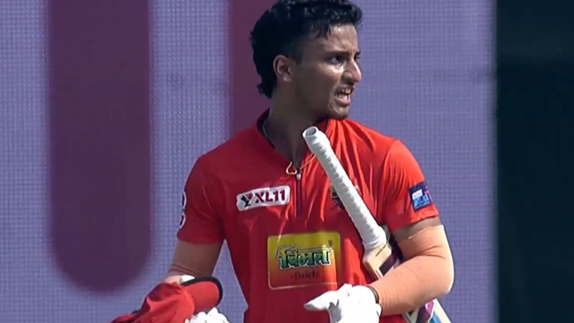 19 छक्के जड़कर गौतम गंभीर के चेले ने IPL ऑक्शन से पहले मचाई सनसनी, तोड़ा क्रिस गेल का सबसे बड़ा रिकॉर्ड, बाल-बाल बचा सबसे बड़े स्कोर का कीर्तिमान