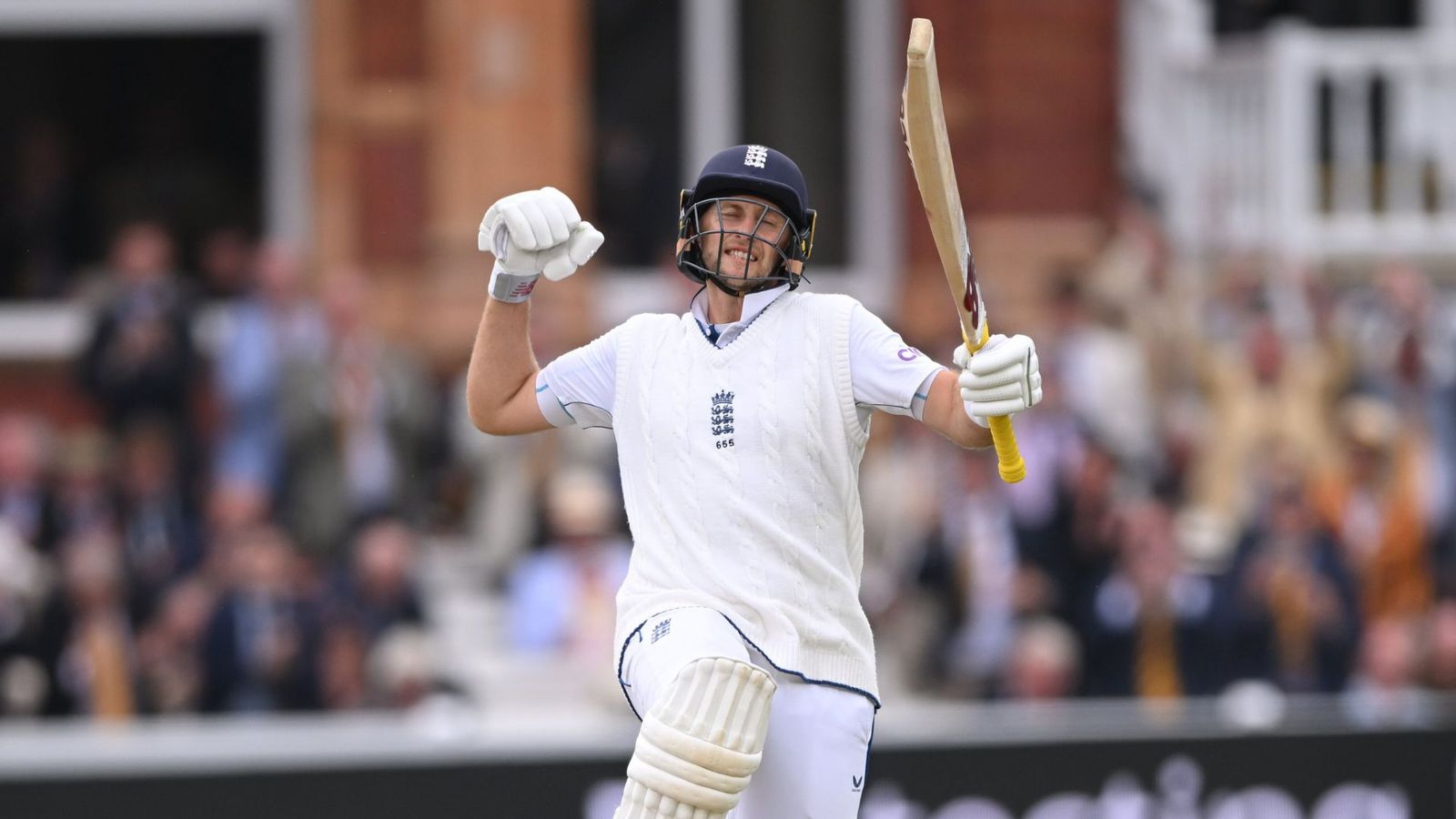 Joe Root ने फिर ठोका शतक, एक झटके में गावस्कर-लारा की कर ली बराबरी, देखते रह गए स्मिथ और विलियमसन, कोहली टक्कर में ही नहीं Joe Root ने फिर ठोका शतक, एक झटके में गावस्कर-लारा की कर ली बराबरी, देखते रह गए स्मिथ और विलियमसन, कोहली टक्कर में ही नहीं