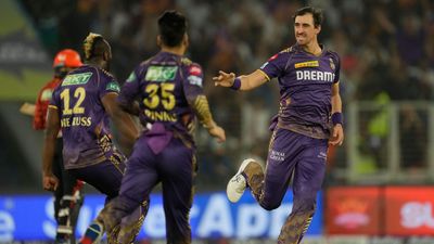 IPL 2025 से पहले इंपैक्ट प्लेयर के अलावा इस नियम पर भी मंडराया खतरा, BCCI में हो रही माथापच्ची आईपीएल में 2024 सीजन से दो बाउंसर का नियम लागू हुआ था.