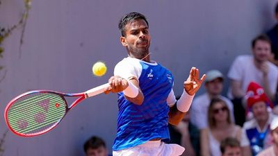 US Open 2024 : भारत को लगा बड़ा झटका, पहले दौर में हारकर बाहर हुए सुमित नागल SportsTak Hindi