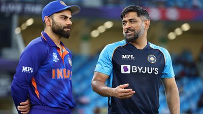 विराट कोहली के साथ अपने रिलेशन पर एमएस धोनी ने तोड़ी चुप्पी, कहा- मैं बड़ा भाई या..., Video कोहली ने धोनी की कप्तानी में डेब्यू किया था