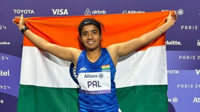 Paralympics 2024: प्रीति पाल ने पेरिस में दूसरा मेडल जीत रचा इतिहास, 200 मीटर T35 फाइल में ब्रॉन्ज पर किया कब्जा भारतीय झंडे के साथ प्रीति पाल