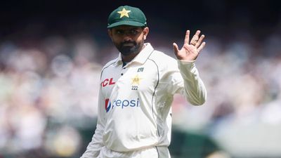 पाकिस्तान ही नहीं, इस देश का बाबर भी रनों के लिए तड़प रहा है, लेकिन टीम ने उसके लिए... बाबर आजम रनों के सूखे से जूझ रहे हैं