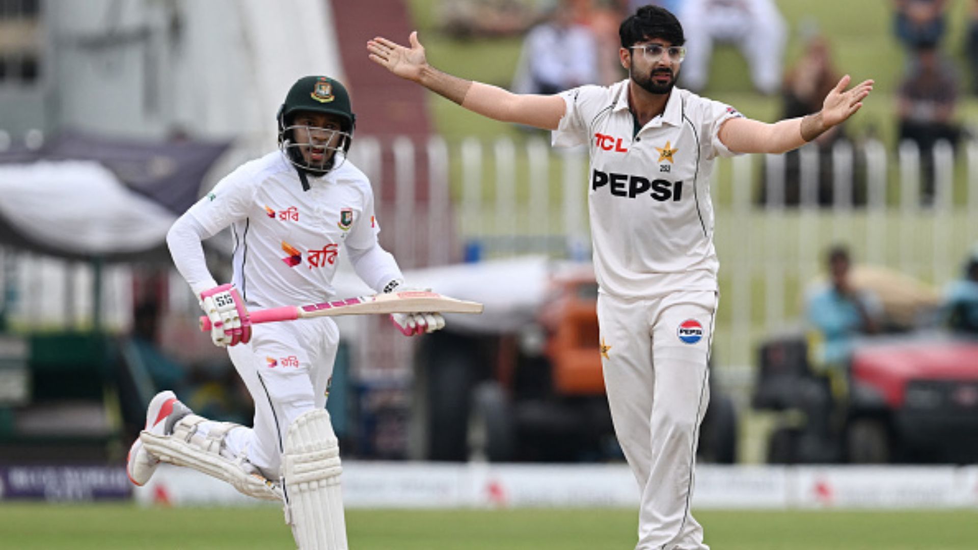 पाकिस्तान क्रिकेट बोर्ड की बड़ी चूक के चलते टीम को मिली बांग्लादेश के खिलाफ करारी हार, बड़ी वजह आई सामने पाकिस्तान क्रिकेट बोर्ड की बड़ी चूक के चलते टीम को मिली बांग्लादेश के खिलाफ करारी हार, बड़ी वजह आई सामने