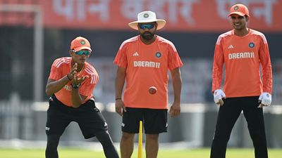 रोहित शर्मा से ये दो चीजें सीखने के लिए हमेशा तैयार रहते हैं यंग बल्लेबाज, स्टार खिलाड़ी ने किया खुलासा, कहा- वो बिल्कुल... यशस्वी जायसवाल ने कहा कि रोहित शर्मा के साथ बैटिंग करना कमाल का अनुभव है