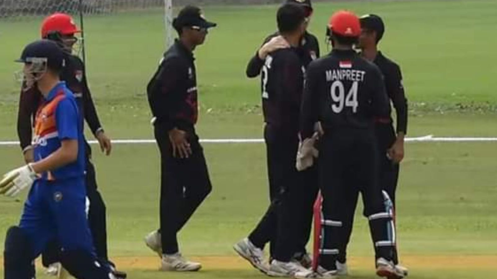 World Record : T20 मैच में सिर्फ 10 रन पर ढेर हो गई पूरी टीम, 6 विकेट लेकर ये गेंदबाज बना हीरो, 5 गेंदों में मैच खत्म World Record : T20 मैच में सिर्फ 10 रन पर ढेर हो गई पूरी टीम, 6 विकेट लेकर ये गेंदबाज बना हीरो, 5 गेंदों में मैच खत्म