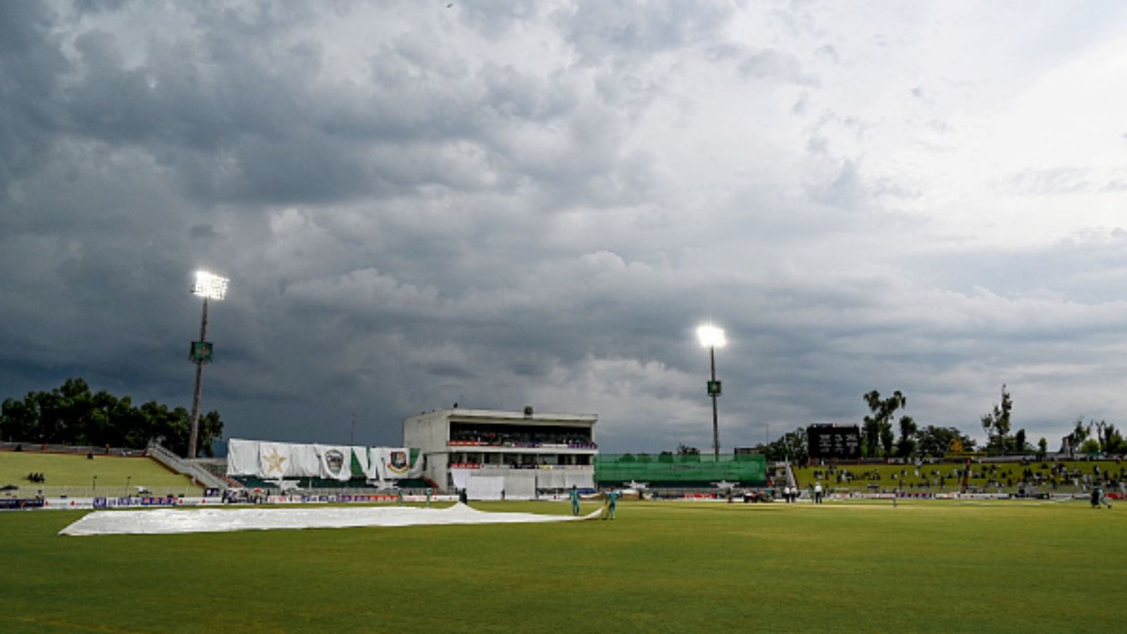 बड़ी खबर: चैंपियंस ट्रॉफी से पहले पाकिस्तान को तगड़ा झटका, देश से बाहर खेली जा सकती है इंग्लैंड के खिलाफ सीरीज बड़ी खबर: चैंपियंस ट्रॉफी से पहले पाकिस्तान को तगड़ा झटका, देश से बाहर खेली जा सकती है इंग्लैंड के खिलाफ सीरीज