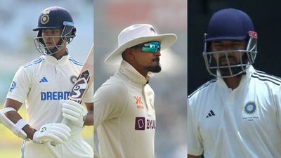 भारतीय सेलेक्टर्स की बढ़ी चिंता, दलीप ट्रॉफी में फ्लॉप हुए टीम इंडिया के तीन टॉप बल्लेबाज, बांग्लादेश के खिलाफ किसे खिलाएंगे गंभीर बैटिंग में यशस्वी जायसवाल और पंत, फील्डिंग में श्रेयस अय्यर