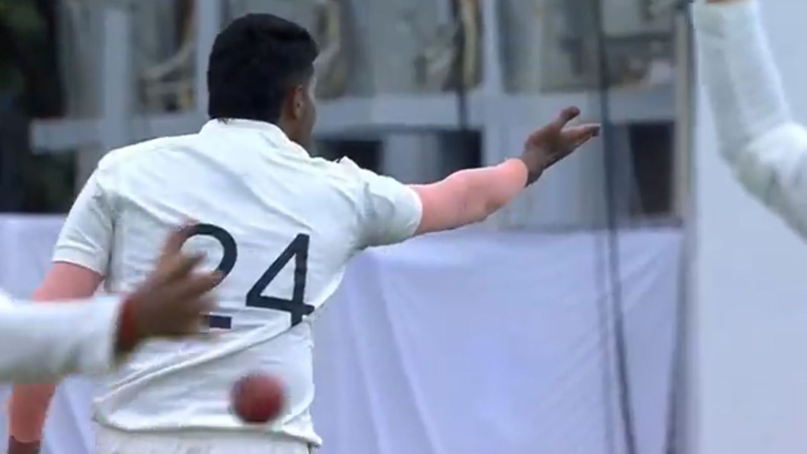 IPL में सजा मिलने के बावजूद नहीं सुधरा गौतम गंभीर का चहेता गेंदबाज, गायकवाड़ को आउट करने के बाद फिर की ऐसी हरकत, Video हुआ वायरल  IPL में सजा मिलने के बावजूद नहीं सुधरा गौतम गंभीर का चहेता गेंदबाज, गायकवाड़ को आउट करने के बाद फिर की ऐसी हरकत, Video हुआ वायरल