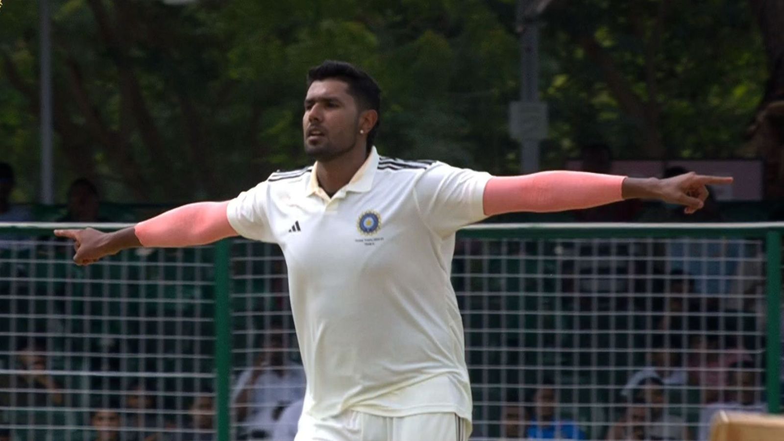 Duleep Trophy : हर्षित राणा व अक्षर पटेल के कहर से 168 पर सिमटी ऋतुराज गायकवाड़ की टीम, श्रेयस अय्यर वाली इंडिया-डी ने किया मजबूत पलटवार Duleep Trophy : हर्षित राणा व अक्षर पटेल के कहर से 168 पर सिमटी ऋतुराज गायकवाड़ की टीम, श्रेयस अय्यर वाली इंडिया-डी ने किया मजबूत पलटवार