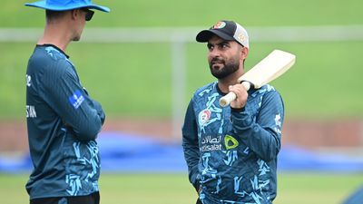 AFG vs NZ: न्यूजीलैंड टेस्ट के लिए अफगानिस्तान स्क्वॉड में तीन नौसिखिए खिलाड़ी शामिल, 17 साल के सूरमा की छुट्टी, गुलबदीन-जादरान भी बाहर हशमतुल्लाह शाहिदी अफगानिस्तान के टेस्ट कप्तान हैं.