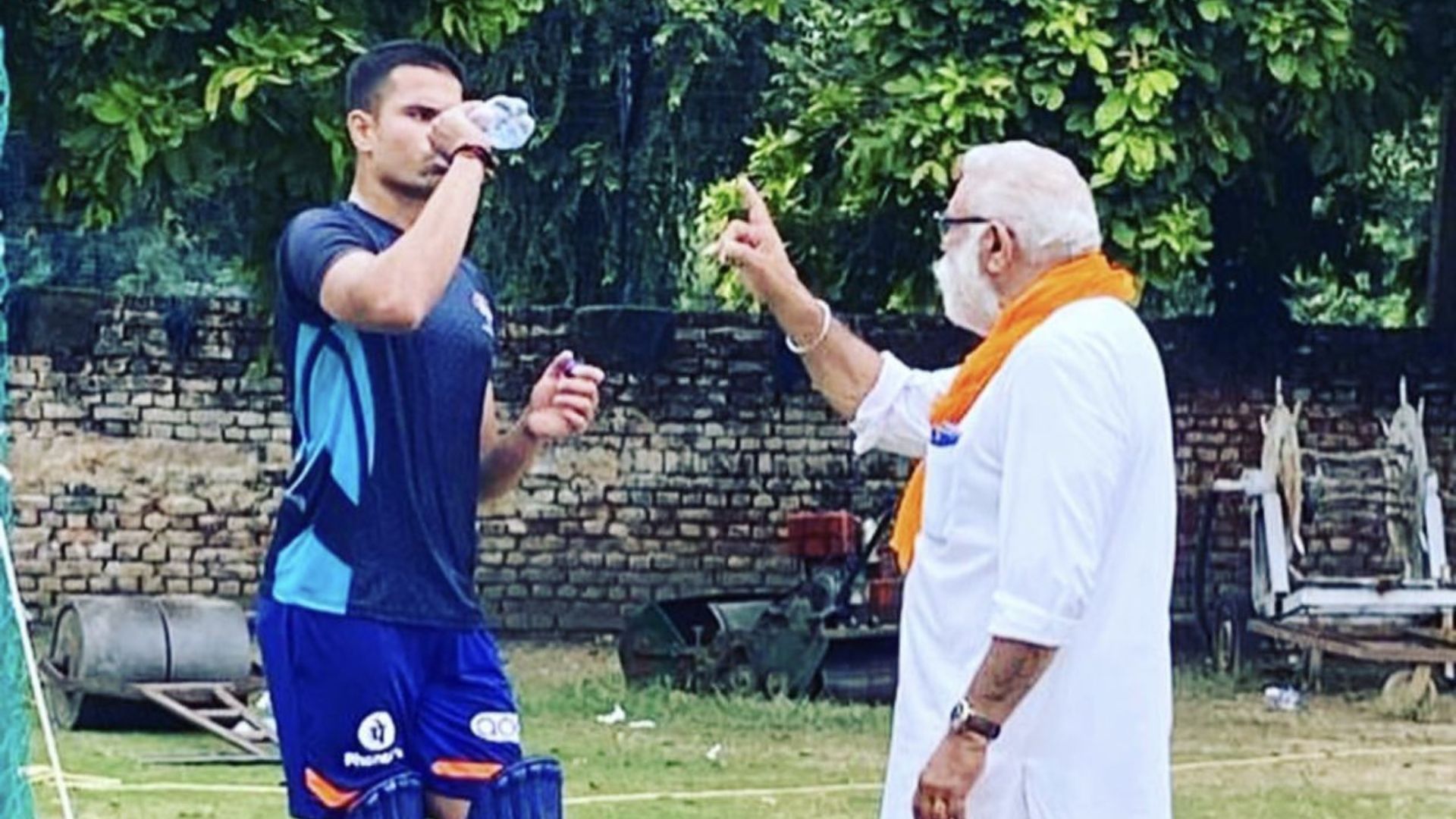 योगराज सिंह के अर्जुन तेंदुलकर के भविष्य पर दिए बयान ने मचाई सनसनी, बोले- वो कोयला ही है... 