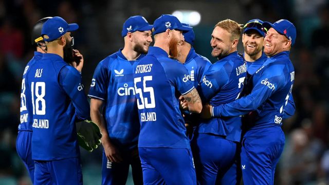 ENG vs AUS: इंग्लिश तेज गेंदबाज की बॉलिंग स्पीड धीमी हुई तो ऑस्ट्रेलिया सीरीज से हो गई छुट्टी, इस सूरमा को मिला मौका इंग्लैंड जॉस बटलर की कप्तानी में वनडे सीरीज खेलेगा.