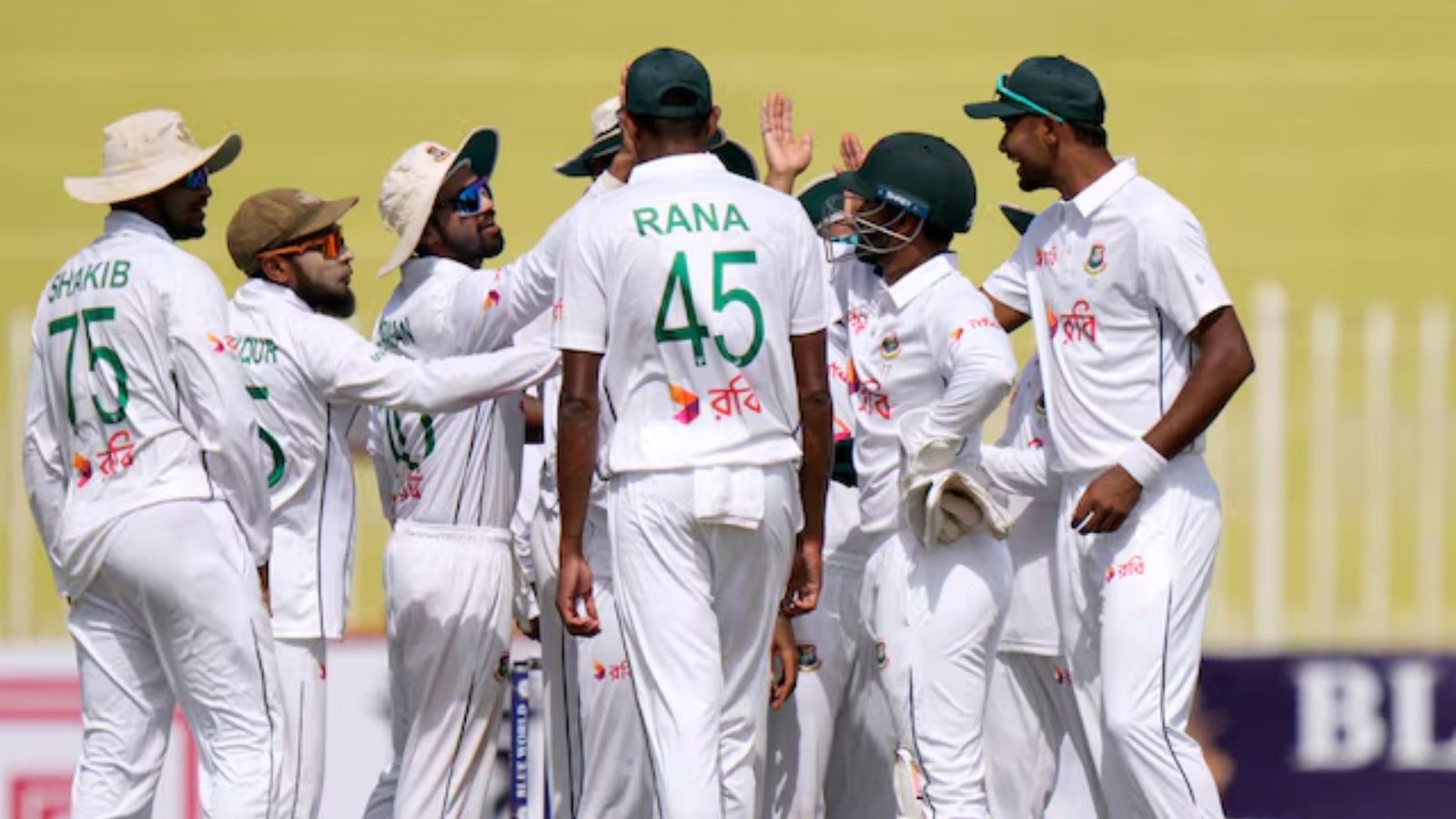 IND vs BAN: भारत को टेस्ट में मात देने को बांग्लादेश ने उठाया बड़ा कदम, पाकिस्तान को रौंदने वाले हीरो ने कर दिया खुलासा IND vs BAN: भारत को टेस्ट में मात देने को बांग्लादेश ने उठाया बड़ा कदम, पाकिस्तान को रौंदने वाले हीरो ने कर दिया खुलासा