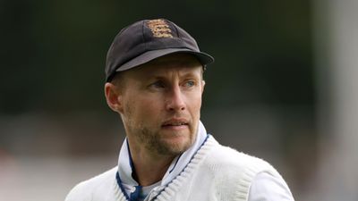 ENG vs SL : श्रीलंका से हार के बाद इंग्लैंड की टीम के प्रदर्शन को लेकर भड़के जो रूट, कहा - 'हर सप्ताह नंबर वन नहीं बन सकते' श्रीलंका के खिलाफ टेस्ट मैच के दौरान जो रूट