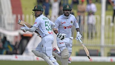 IND vs BAN : भारत-बांग्लादेश टेस्ट सीरीज से पहले मचा बवाल, इस दिग्गज के साथ तीन लोगों ने दिया इस्तीफा पाकिस्तान के खिलाफ टेस्ट मैच के दौरान लिटन दास और मेहदी हसन