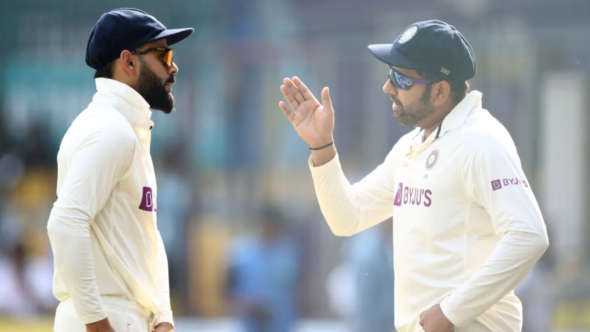 IND vs BAN : रोहित शर्मा या विराट कोहली, बांग्लादेश के सामने टेस्ट में किसका गरजता है बल्ला? ये आंकड़े कर देंगे हैरान! टीम इंडिया के एक टेस्ट मैच के दौरान विराट कोहली और रोहित शर्मा