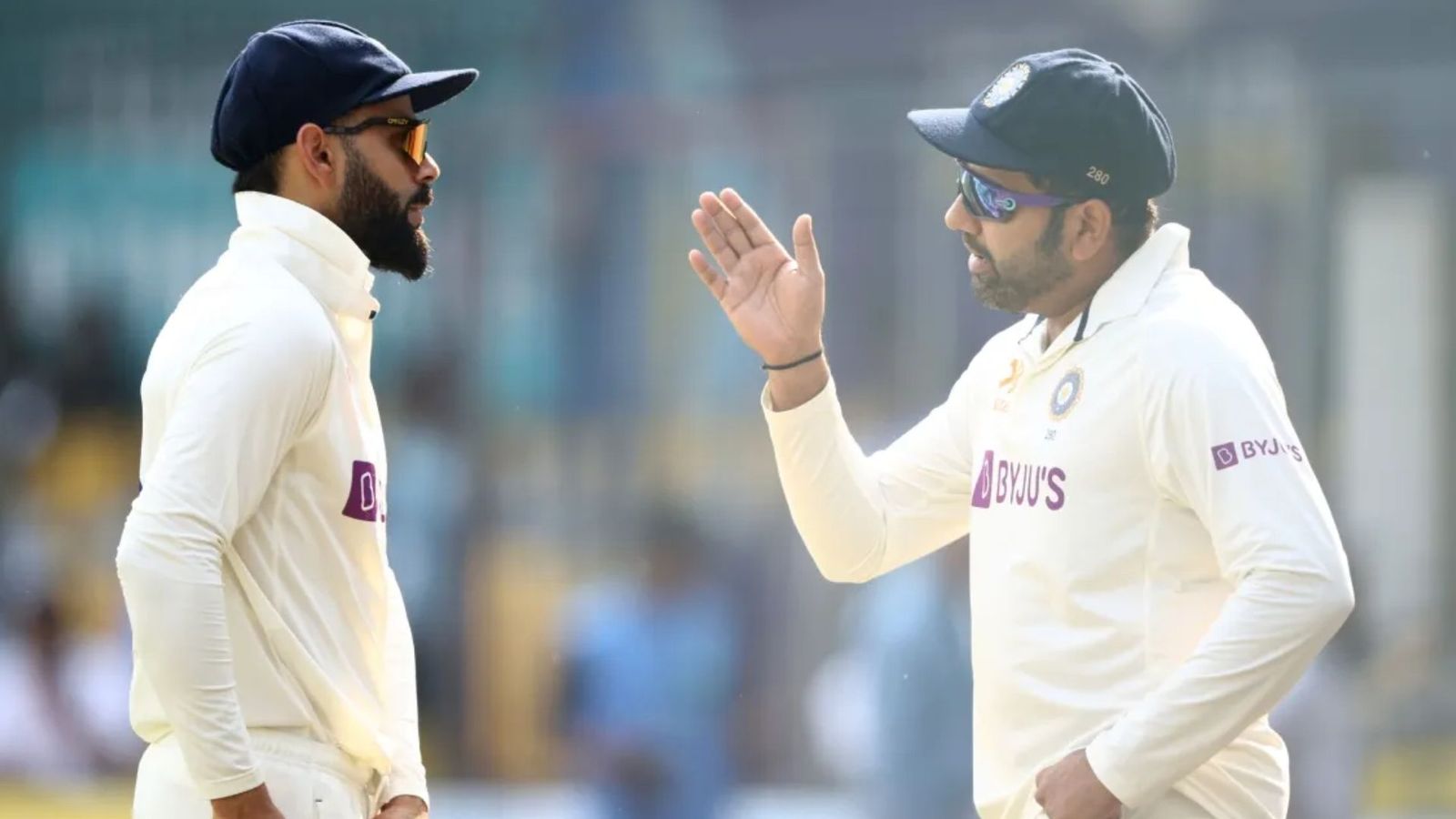 IND vs BAN : रोहित शर्मा या विराट कोहली, बांग्लादेश के सामने टेस्ट में किसका गरजता है बल्ला? ये आंकड़े कर देंगे हैरान! IND vs BAN : रोहित शर्मा या विराट कोहली, बांग्लादेश के सामने टेस्ट में किसका गरजता है बल्ला? ये आंकड़े कर देंगे हैरान!