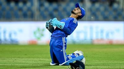 Ishan Kishan : दलीप ट्रॉफी के शतकवीर इशान किशन की 9 महीने बाद अब हो सकती हैं टीम इंडिया में वापसी, जानिए क्या है प्लान ? टी20 टीम इंडिया के लिए एक मैच में विकेटकीपिंग के दौरान इशान किशन