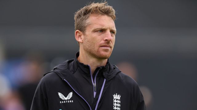 ENG vs AUS: इंग्लैंड को सबसे बड़ा झटका, वनडे सीरीज से जोस बटलर बाहर, पहली बार टीम का कप्तान बना 25 साल का स्टार बल्लेबाज मैदान पर निराश जोस बटलर