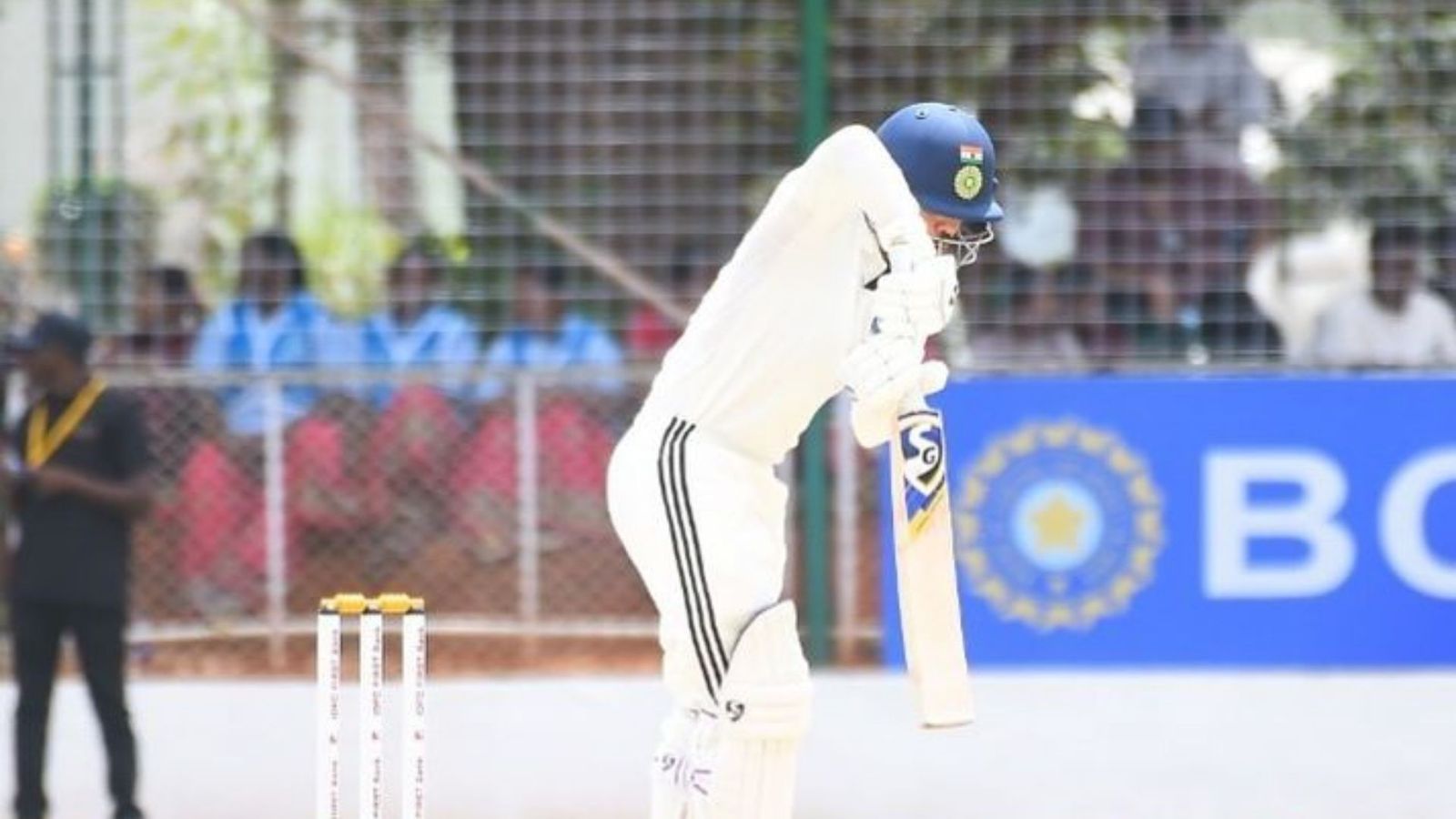 दलीप ट्रॉफी में शतक ठोकने के बाद इशान किशन ने सोशल मीडिया पर डाली बेहद अजीब पोस्ट, लिखा- अधूरा... दलीप ट्रॉफी में शतक ठोकने के बाद इशान किशन ने सोशल मीडिया पर डाली बेहद अजीब पोस्ट, लिखा- अधूरा...