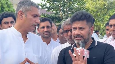 Exclusive: क्रिकेट से राजनीति में उतरे बीसीसीआई के पूर्व कोषाध्यक्ष अनिरुद्ध चौधरी का हरियाणा चुनाव से पहले बड़ा बयान, कहा- मैं यहां चौके- छ्क्के मारने आया हूं सवालों के जवाब देते अनिरुद्ध चौधरी