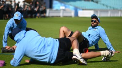 बांग्लादेश के खिलाफ चेन्नई टेस्ट के बीच टीम इंडिया को मिली बड़ी खुशखबरी, धमाकेदार बल्लेबाज फिट होकर टीम में लौटा टीम इंडिया के लिए एक मैच से पहले प्रैक्टिस के दौरान सूर्यकुमार यादव