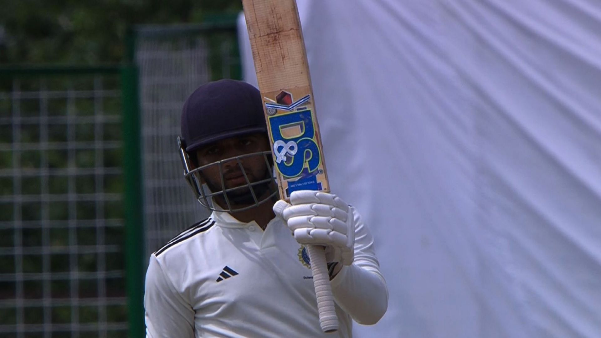 भारत के स्‍टार हुए फ्लॉप तो 'अनजान खिलाड़ी' ने बचाई टीम की लाज, सेंचुरी ठोक 36/5 से 224/7 तक पहुंचाया स्‍कोर