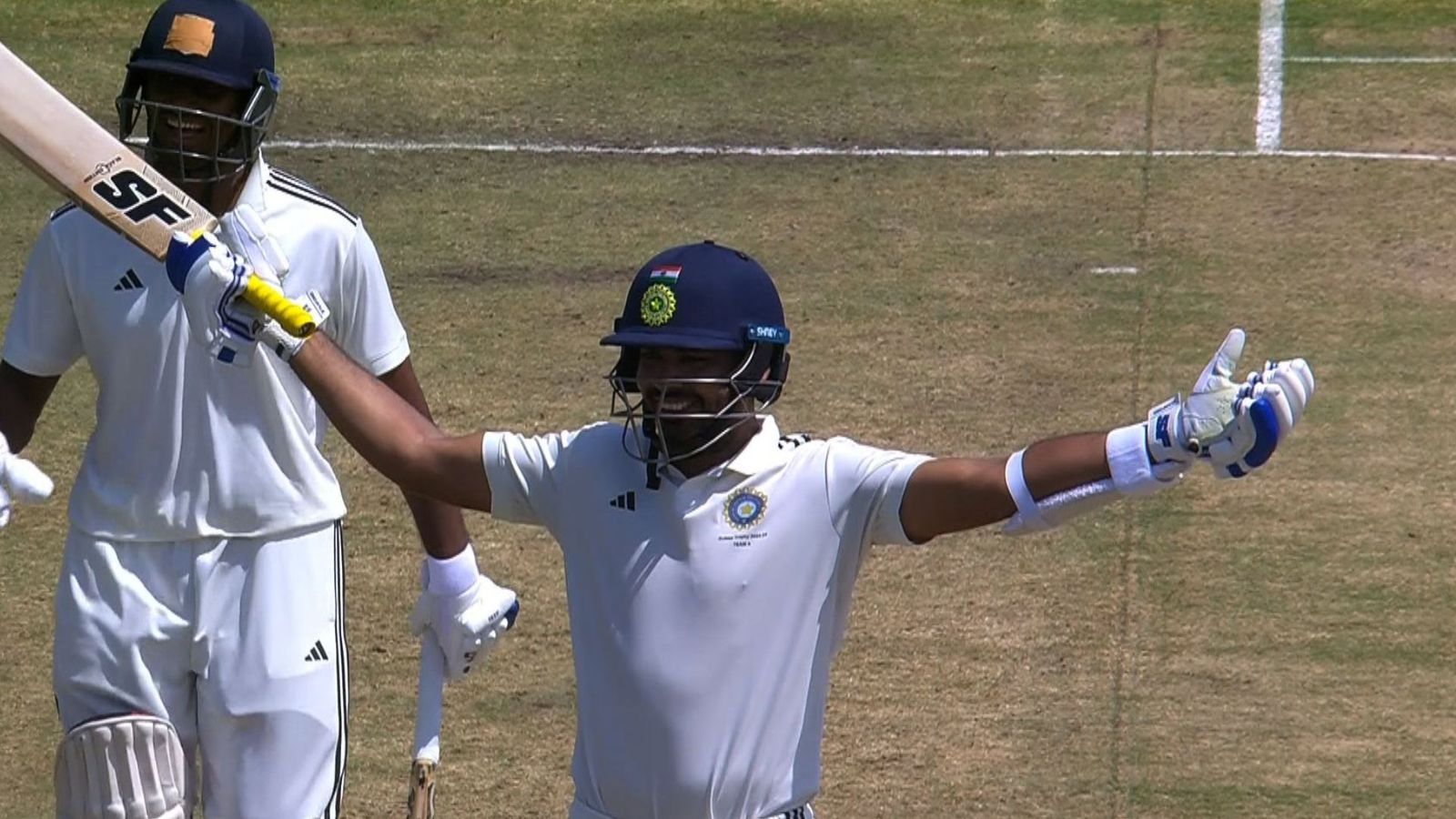 Duleep Trophy: आवेश खान की तूफानी फिफ्टी के बाद उत्तर प्रदेश के 20 साल के बॉलर ने आग बरसाई, ऋतुराज गायकवाड़ की टीम ने टेके घुटने Duleep Trophy: आवेश खान की तूफानी फिफ्टी के बाद उत्तर प्रदेश के 20 साल के बॉलर ने आग बरसाई, ऋतुराज गायकवाड़ की टीम ने टेके घुटने