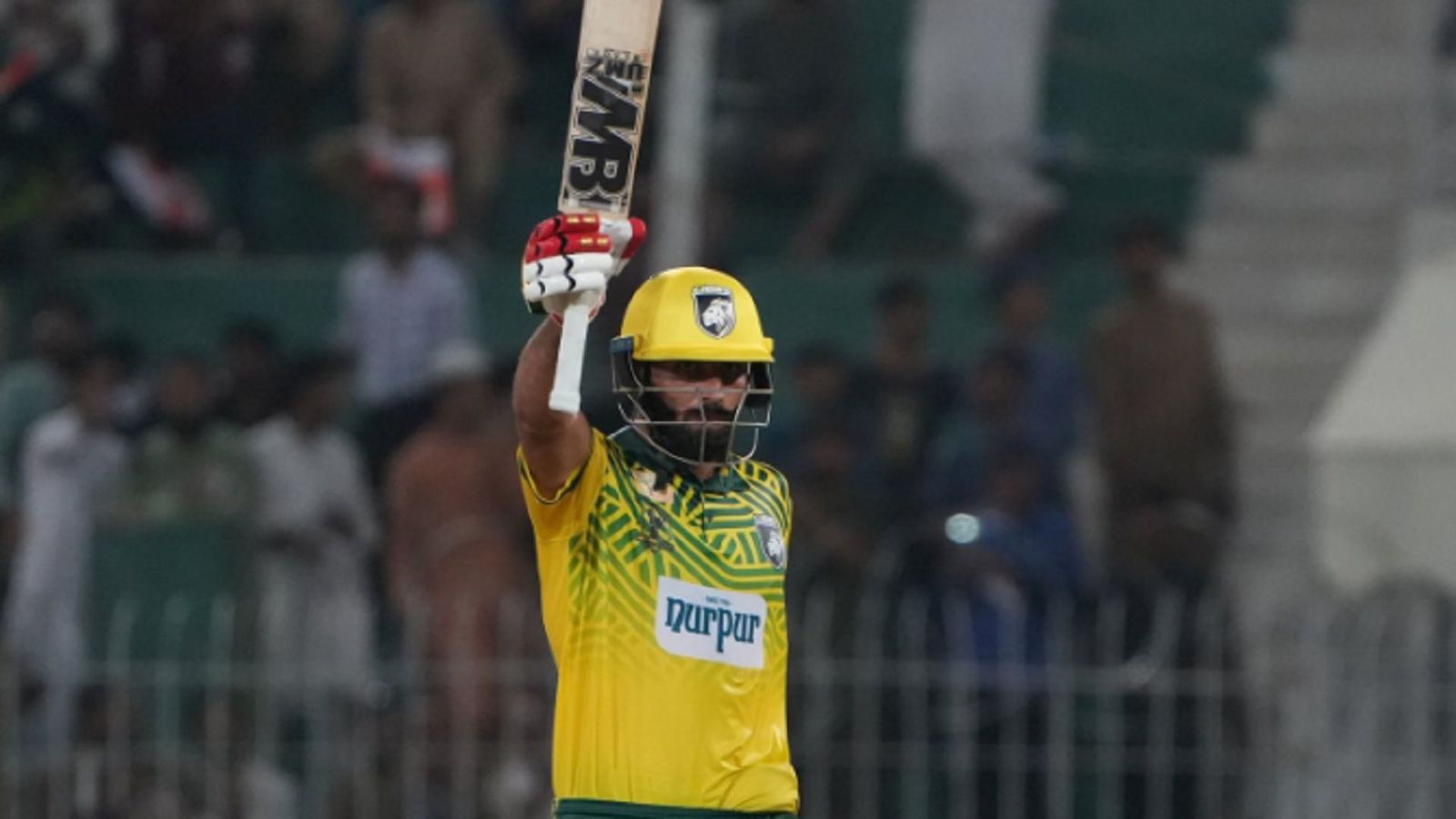 पाकिस्तानी क्रिकेट में आया बल्लेबाजी का जलजला, 21 साल के नए नवेले खिलाड़ी ने वनडे मैच में सिर्फ 56 गेंदों पर ठोका शतक पाकिस्तानी क्रिकेट में आया बल्लेबाजी का जलजला, 21 साल के नए नवेले खिलाड़ी ने वनडे मैच में सिर्फ 56 गेंदों पर ठोका शतक