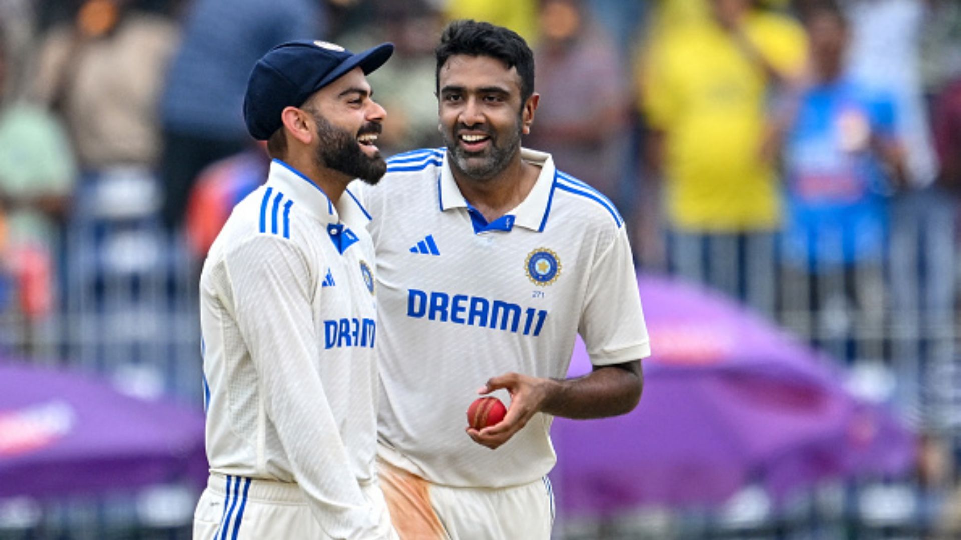 IND vs BAN: विराट कोहली ने बीच मैदान पर किया 'नागिन डांस', बांग्लादेश की पूरी टीम को उन्हीं के अंदाज में दिया करारा जवाब, VIDEO