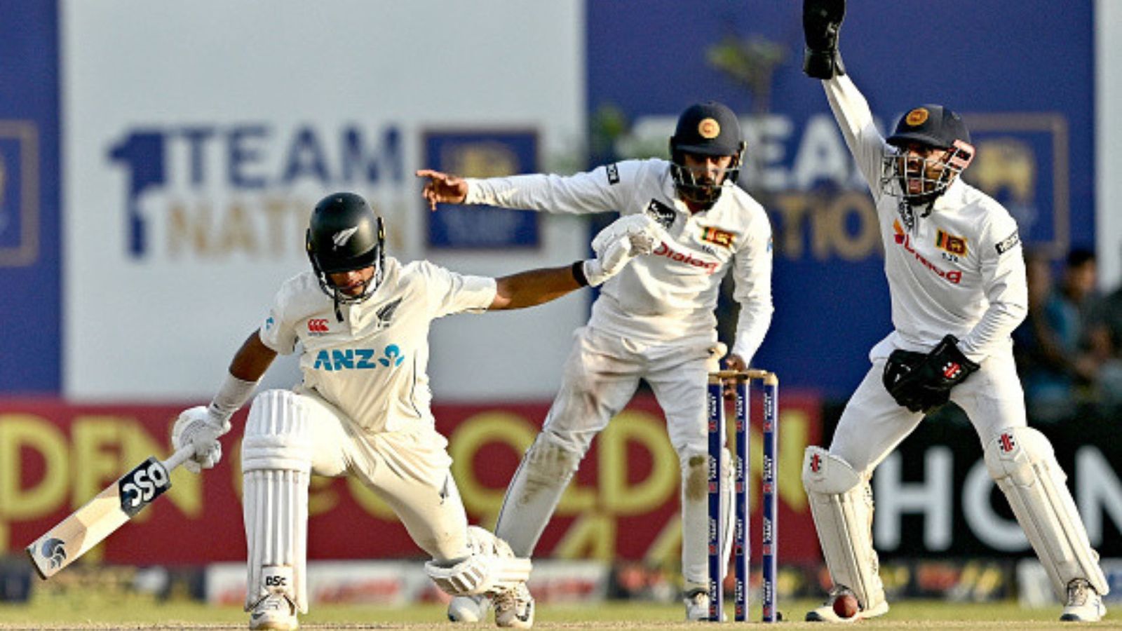 SL vs NZ पहला टेस्ट हुआ रोमांचक, रचिन रवींद्र ने न्यूजीलैंड की जीत के लिए खूंटा गाड़ा तो स्पिनर्स ने श्रीलंका को किया हावी SL vs NZ पहला टेस्ट हुआ रोमांचक, रचिन रवींद्र ने न्यूजीलैंड की जीत के लिए खूंटा गाड़ा तो स्पिनर्स ने श्रीलंका को किया हावी