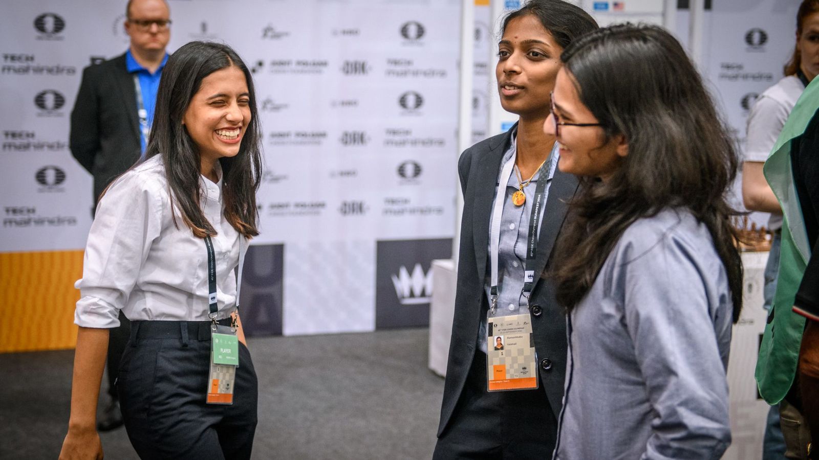 Chess Olympiad: भारत ने पहली बार गोल्ड जीतकर रचा इतिहास, महिला और ओपन सेक्शन दोनों में हुआ कमाल Chess Olympiad: भारत ने पहली बार गोल्ड जीतकर रचा इतिहास, महिला और ओपन सेक्शन दोनों में हुआ कमाल