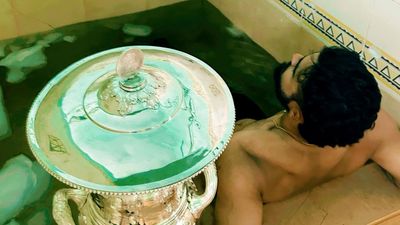 दलीप ट्रॉफी का खिताब जीतने के बाद रियान पराग ने ट्रॉफी संग मनाया अलग तरह का जश्न, वायरल फोटो पर फैंस ने लिए मजे दलीप ट्रॉफी के साथ रियान पराग