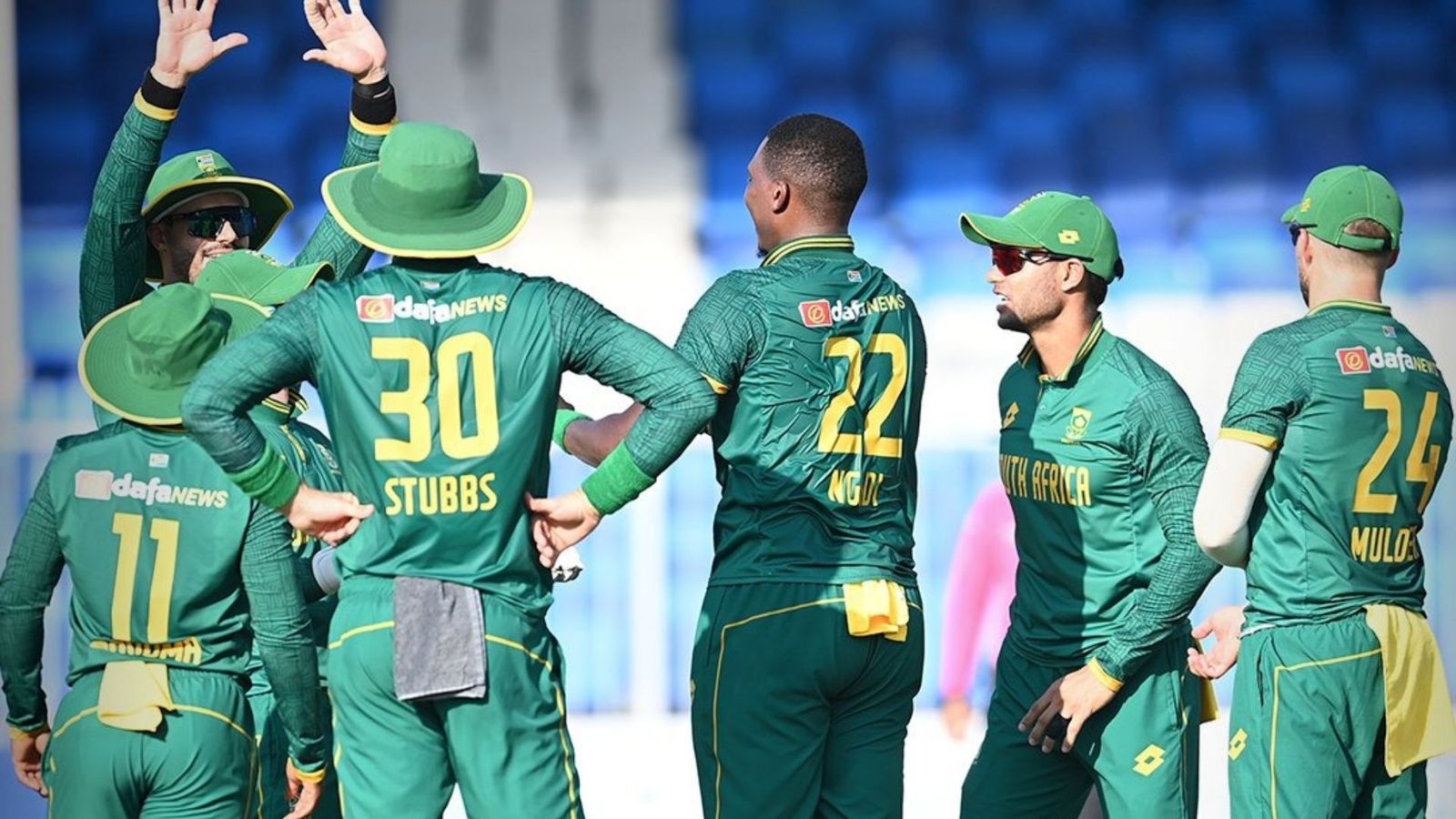 AFG vs SA: साउथ अफ्रीका की आखिरी वनडे में बची लाज, सीरीज गंवाने के बाद टीम ने तीसरे वनडे में अफगानिस्तान को 7 विकेट से दी मात AFG vs SA: साउथ अफ्रीका की आखिरी वनडे में बची लाज, सीरीज गंवाने के बाद टीम ने तीसरे वनडे में अफगानिस्तान को 7 विकेट से दी मात
