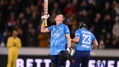 ENG vs AUS : हैरी ब्रुक के शतक से इंग्लैंड ने जीती बाजी, 348 दिन बाद ऑस्ट्रेलिया को ODI में मिली हार और दूसरी बार बना ये कीर्तिमान  ENG vs AUS मैच में शतक जड़ने के बाद हैरी ब्रुक