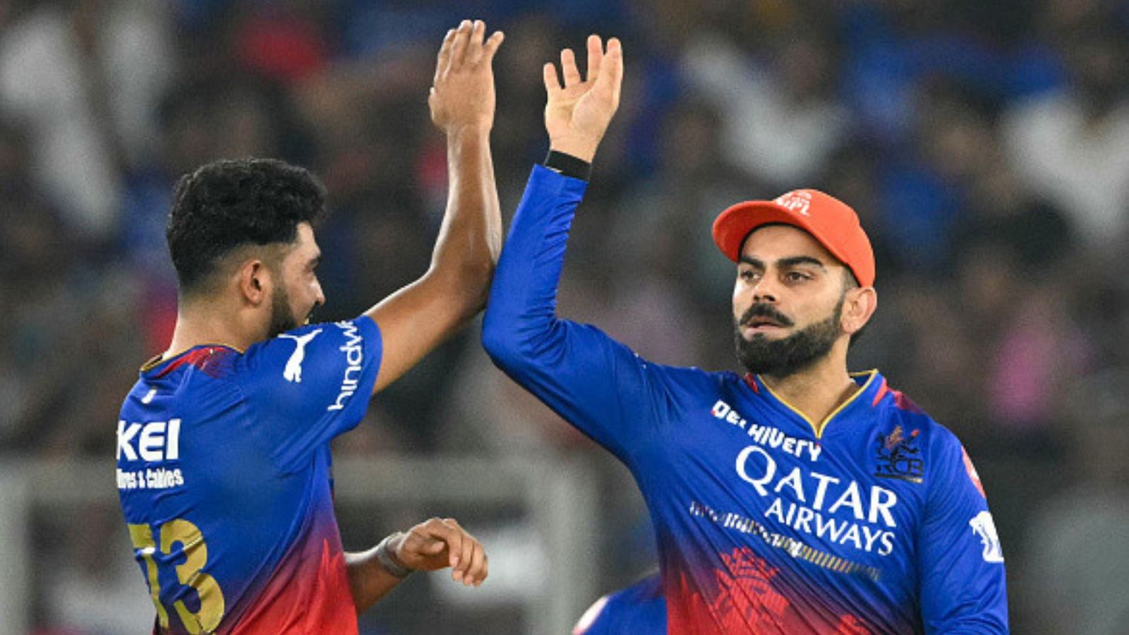 RCB IPL 2025 : विराट कोहली, मोहम्मद सिराज समेत इन पांच धुरंधरों को रिटेन कर सकती है आरसीबी की टीम, जानिए बाकियों के नाम RCB IPL 2025 : विराट कोहली, मोहम्मद सिराज समेत इन पांच धुरंधरों को रिटेन कर सकती है आरसीबी की टीम, जानिए बाकियों के नाम