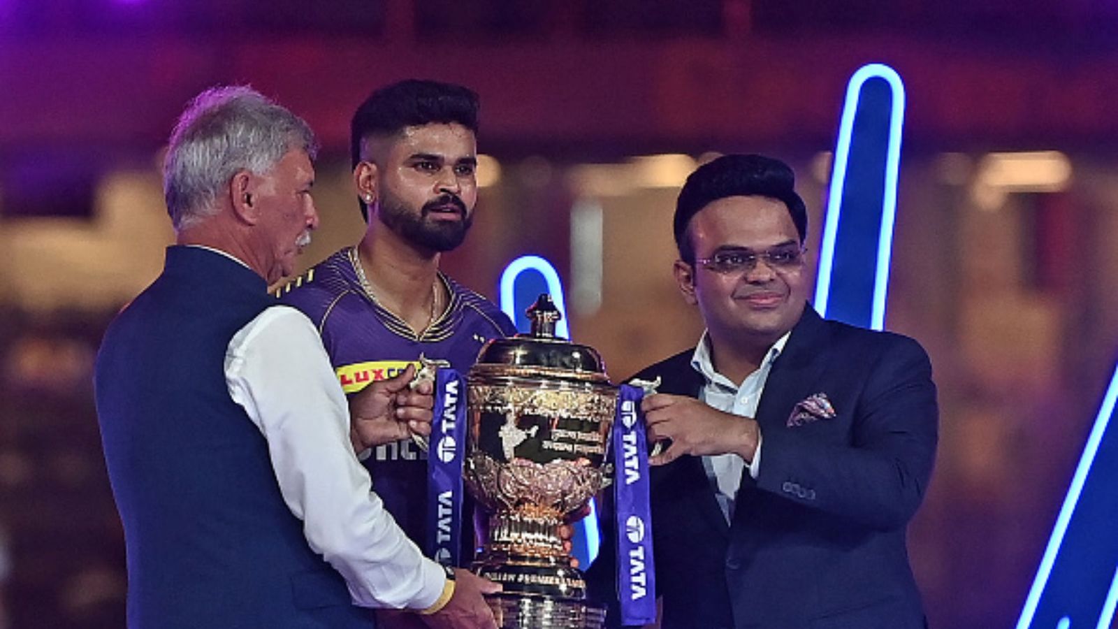 IPL 2025 Retention: मेगा नीलामी से पहले इतने खिलाड़ियों को रिटेन कर पाएंगी फ्रेंचाइज, BCCI नियम बदलने को तैयार, रिपोर्ट में बड़ा खुलासा IPL 2025 Retention: मेगा नीलामी से पहले इतने खिलाड़ियों को रिटेन कर पाएंगी फ्रेंचाइज, BCCI नियम बदलने को तैयार, रिपोर्ट में बड़ा खुलासा