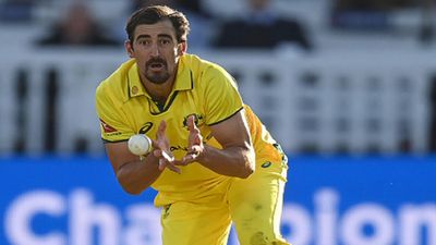 मिचेल स्टार्क के वनडे करियर पर लगा 'दाग', लॉर्ड्स का ऐतिहासिक मैदान बना ऑस्ट्रेलियाई स्टार के लिए डरावना सपना, जानें पूरा मामला मिचेल स्टार्क ने एक ओवर में लुटाए 28 रन