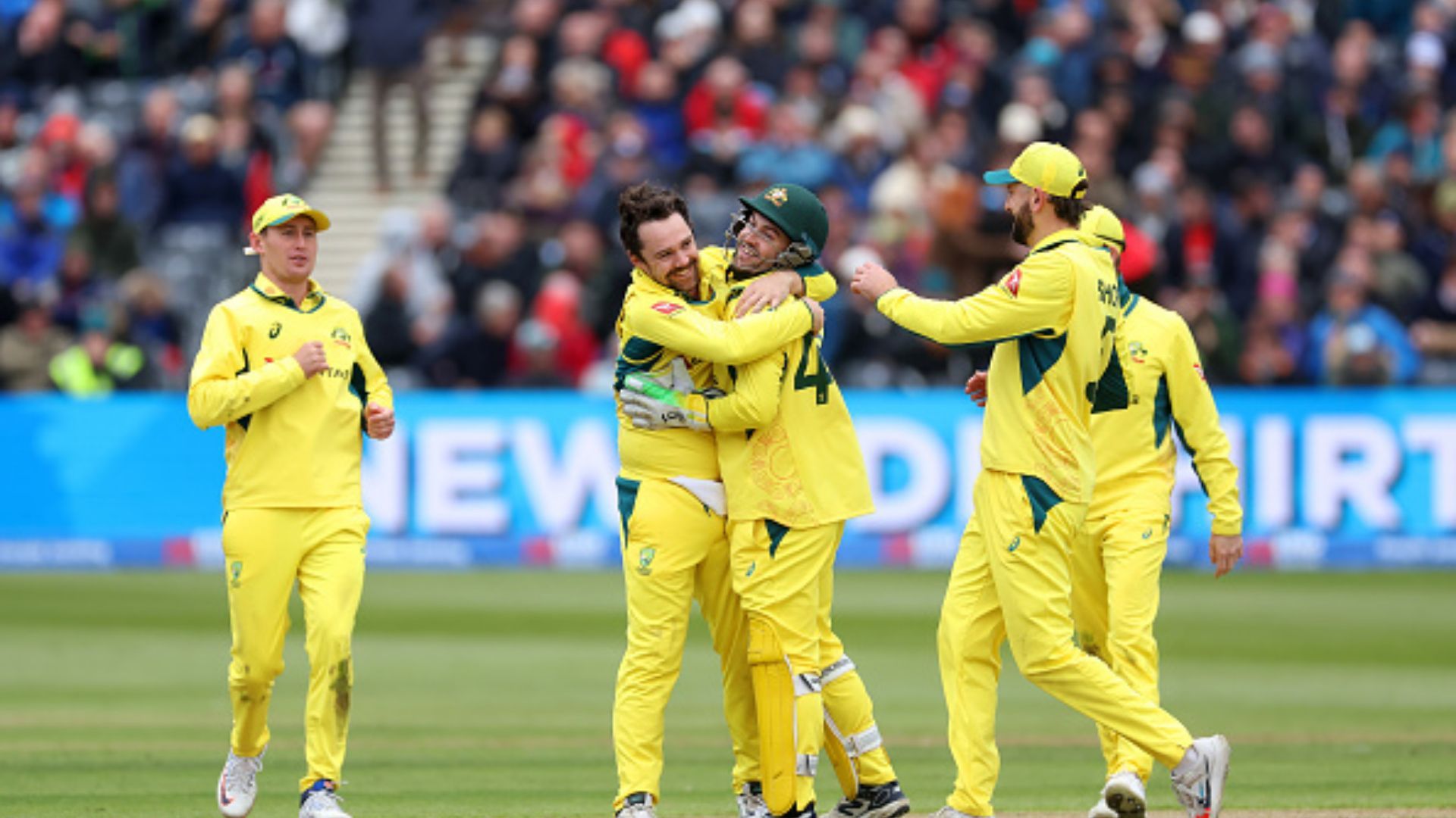 ENG vs AUS: बारिश ने इंग्लैंड की मेहनत पर फेरा पानी, ऑस्ट्रेलिया ने DLS नियम के तहत 49 रन से जीता आखिरी वनडे, सीरीज पर जमाया कब्जा