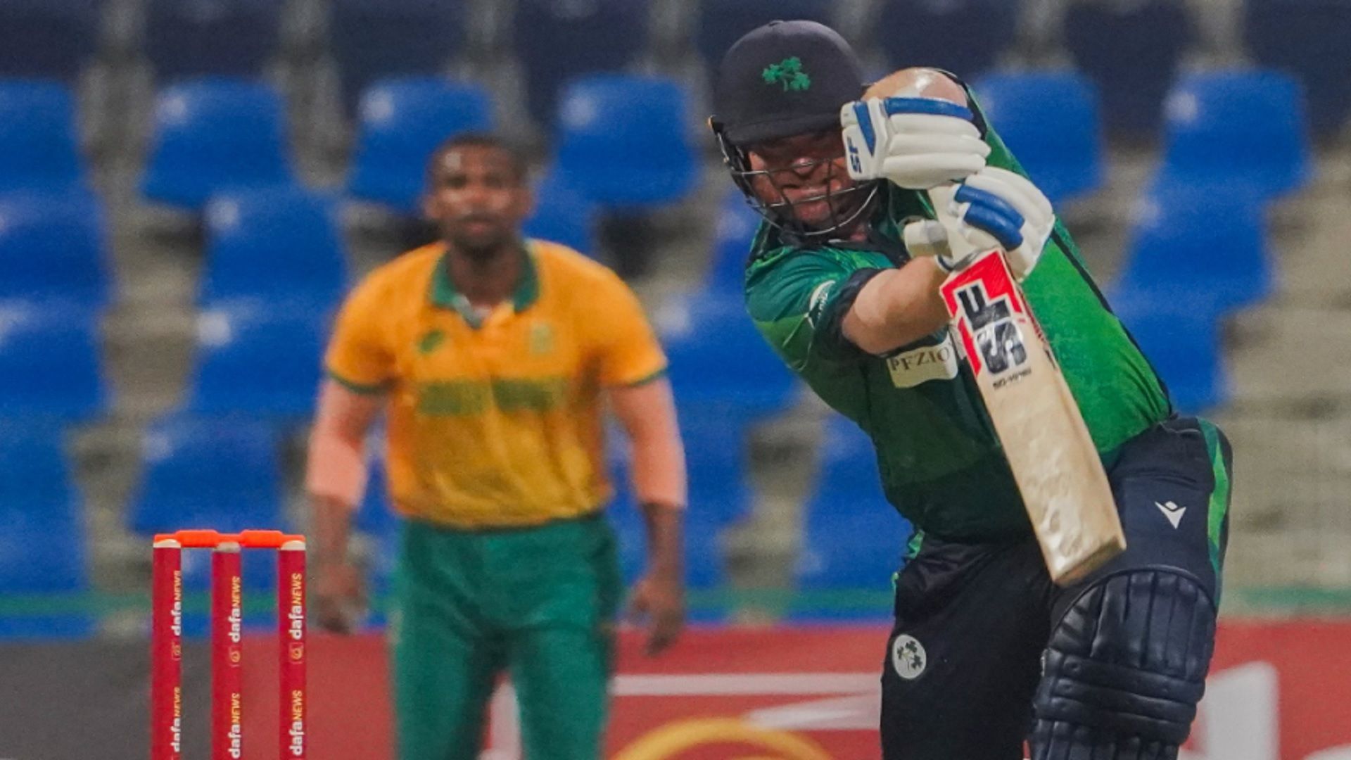 दो भाइयों ने मिलकर उड़ाई साउथ अफ्रीका की धज्जियां, बड़े ने सेंचुरी तो छोटे ने चार विकेट लेकर आयरलैंड को दिलाई ऐतिहासिक T20I जीत