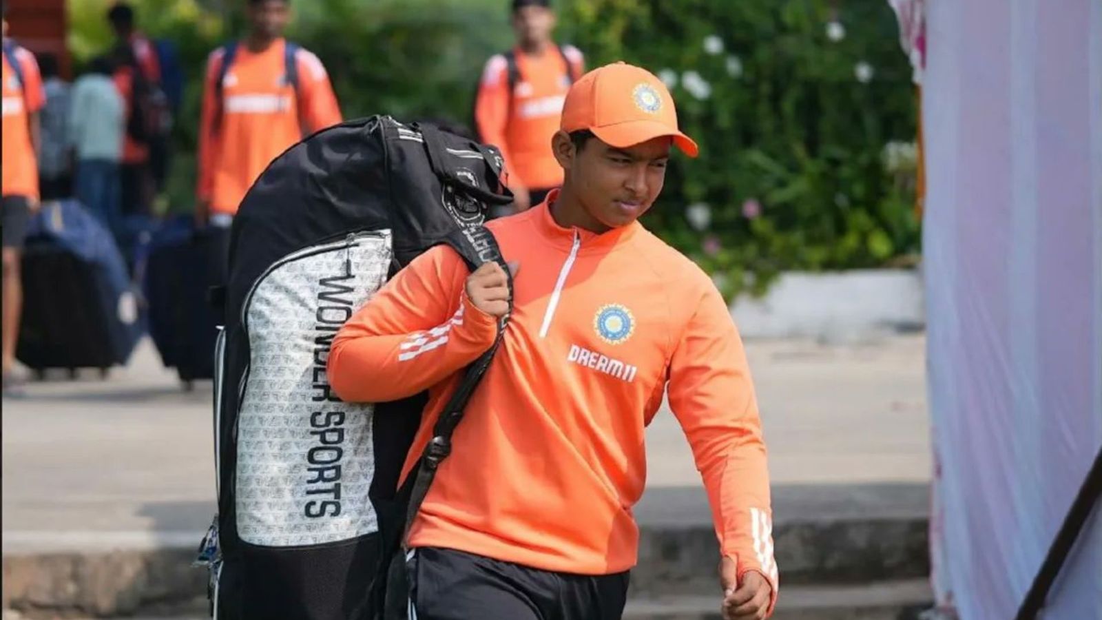 IND U19 vs AUS U19: 13 साल के भारतीय ने ऑस्ट्रेलियाई बॉलिंग का बनाया खिलौना, टेस्ट में 172 की स्ट्राइक रेट से ठोके रन, टीम इंडिया ने कसा शिकंजा IND U19 vs AUS U19: 13 साल के भारतीय ने ऑस्ट्रेलियाई बॉलिंग का बनाया खिलौना, टेस्ट में 172 की स्ट्राइक रेट से ठोके रन, टीम इंडिया ने कसा शिकंजा