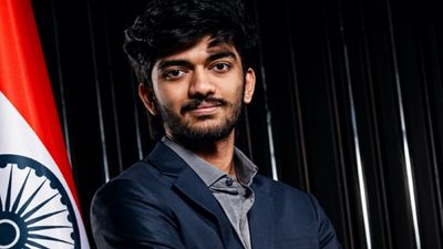 वर्ल्ड चैंपियनशिप के खिताबी मुकाबले से पहले ही लिरेन ने भारतीय चुनौती के सामने टेके घुटने, कहा- डी गुकेश जीत के दावेदार हैं Defending Champion Ding Liren claim Gukesh as 'Favourite' to win world chess tittle