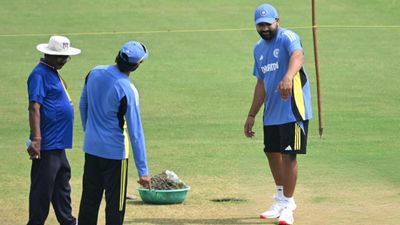 IND vs BAN: कानपुर की पिच किसकी करेगी मदद और किसके लिए साबित होगी खतरनाक, जानें पिच क्यूरेटर ने किस टीम की बढ़ाई टेंशन SportsTak Hindi