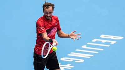 मेदवेदेव की चाइना ओपन में तूफानी शुरुआत, गेल मोनफिल्स को चटाई धूल, वावरिंका उलटफेर का शिकार Daniil Medvedev reached next round of the China Open by beating French veteran Gael Monfils