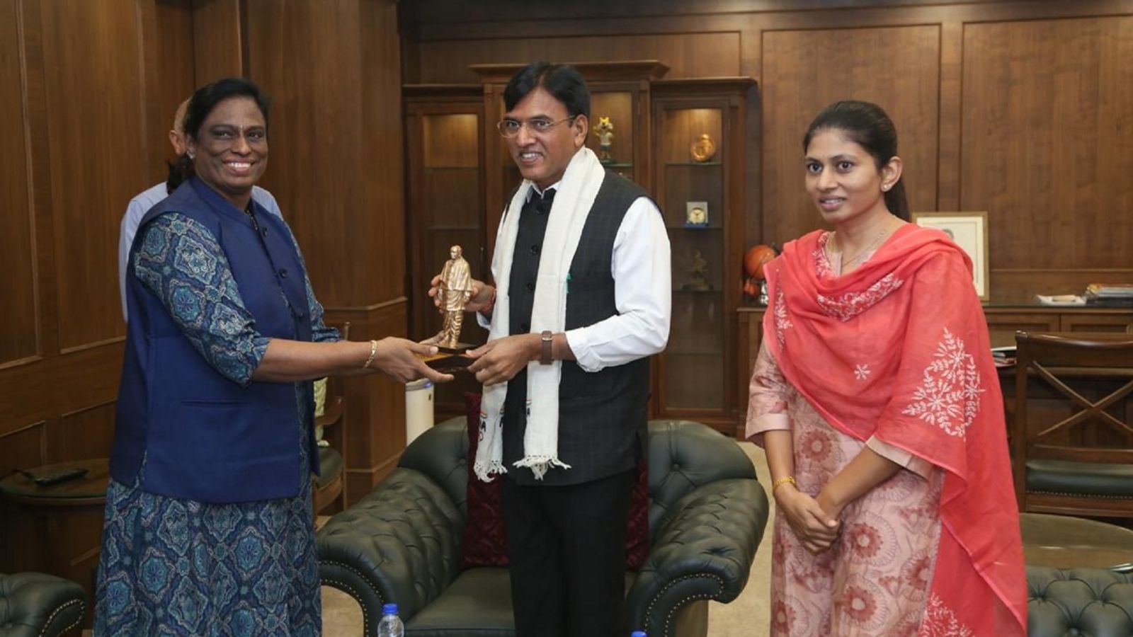 भारतीय ओलिंपिक संघ में उठापटक, कार्यकारी परिषद के सदस्यों ने लगाया पीटी उषा पर तानाशाही से काम करने का आरोप लगाया  भारतीय ओलिंपिक संघ में उठापटक, कार्यकारी परिषद के सदस्यों ने लगाया पीटी उषा पर तानाशाही से काम करने का आरोप लगाया