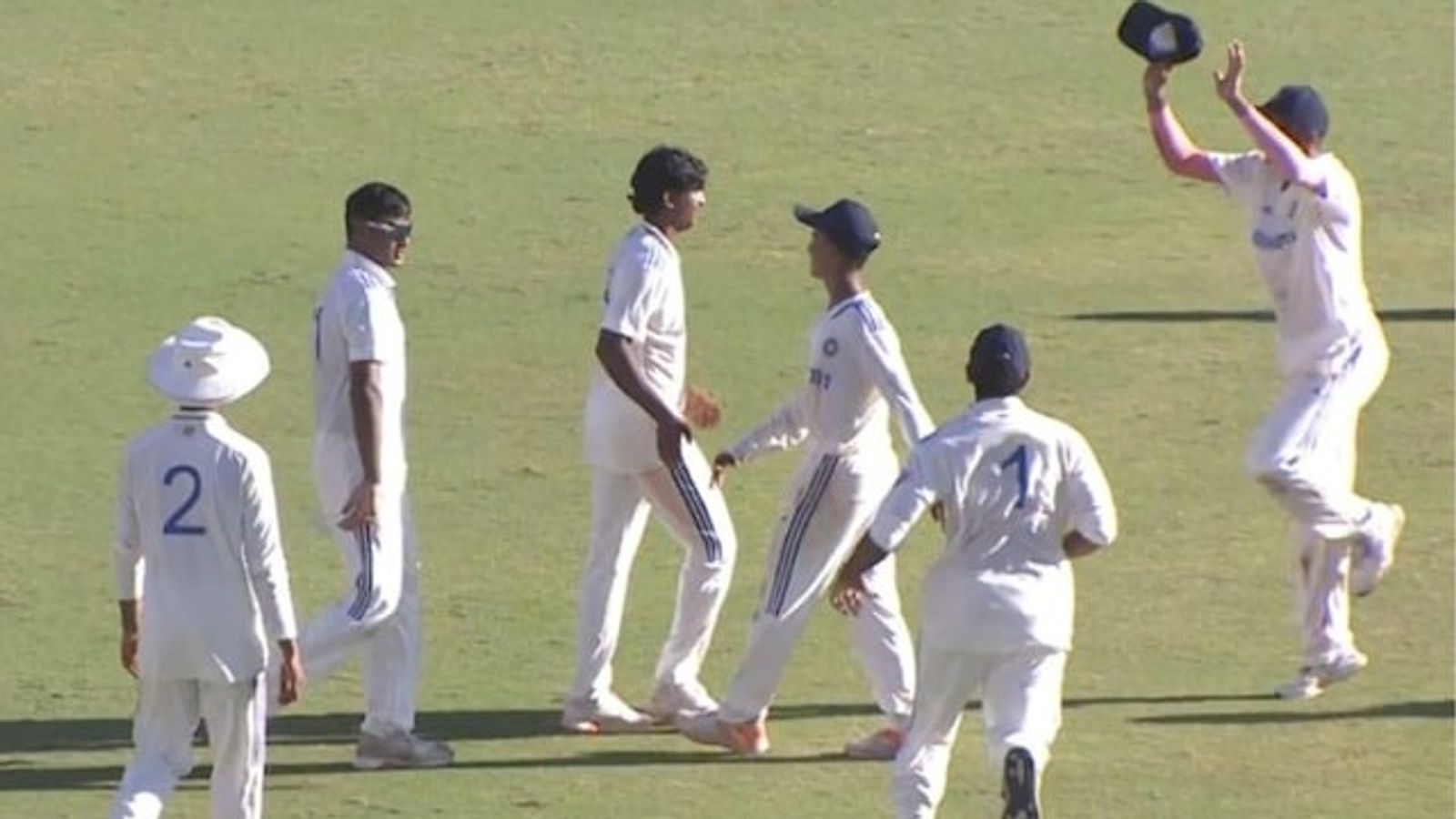 IND U-19 vs AUS U-19: वैभव सूर्यवंशी के शतक के बाद मोहम्मद एनान- सोहम ने गेंद से किया कमाल तो निखिल के अर्धशतक से भारत को मिली 2 विकेट से जीत IND U-19 vs AUS U-19: वैभव सूर्यवंशी के शतक के बाद मोहम्मद एनान- सोहम ने गेंद से किया कमाल तो निखिल के अर्धशतक से भारत को मिली 2 विकेट से जीत