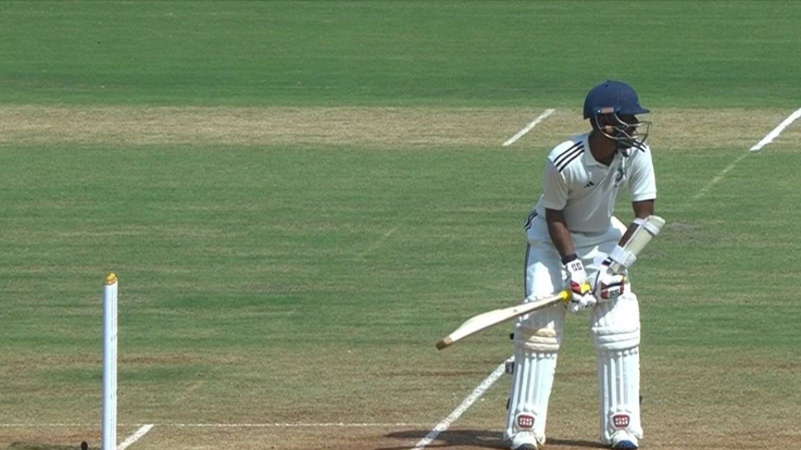 Irani Cup: अभिमन्यु ईश्वरन के 151 रन से रेस्ट ऑफ इंडिया की मैच में वापसी, मुंबई के 537 रन के जवाब में टीम अभी भी 248 रन से पीछे Irani Cup: अभिमन्यु ईश्वरन के 151 रन से रेस्ट ऑफ इंडिया की मैच में वापसी, मुंबई के 537 रन के जवाब में टीम अभी भी 248 रन से पीछे