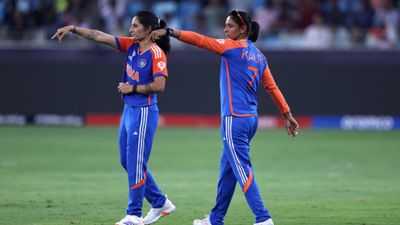 IND vs NZ: हरमनप्रीत कौर ने न्यूजीलैंड से करारी शिकस्त मिलने पर मानी गलती, दुखी मन से कहा- हम लोगों ने... SportsTak Hindi