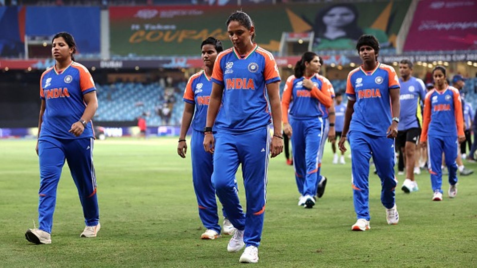 IND vs NZ : न्यूजीलैंड से हार के बाद टीम इंडिया पर मंडराया बाहर होने का खतरा, जानिए टी20 वर्ल्ड कप 2024 में कैसे बने बुरे समीकरण? IND vs NZ : न्यूजीलैंड से हार के बाद टीम इंडिया पर मंडराया बाहर होने का खतरा, जानिए टी20 वर्ल्ड कप 2024 में कैसे बने बुरे समीकरण?